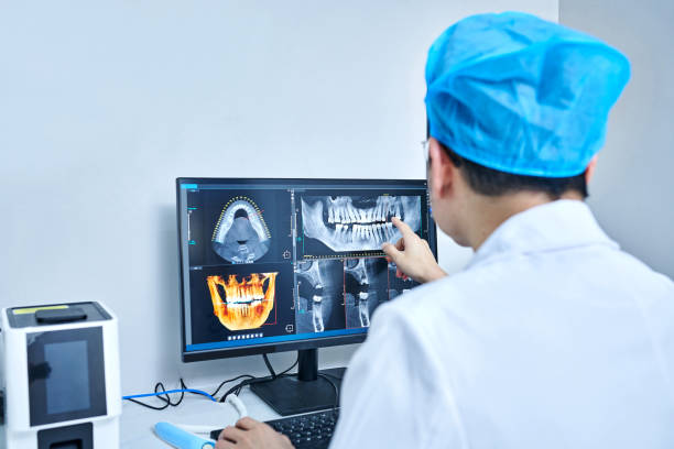 Best Holiday Emergency Dentist in Four Bridges, OH